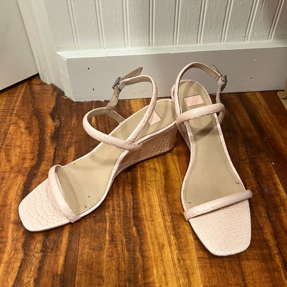 Strappy sandals